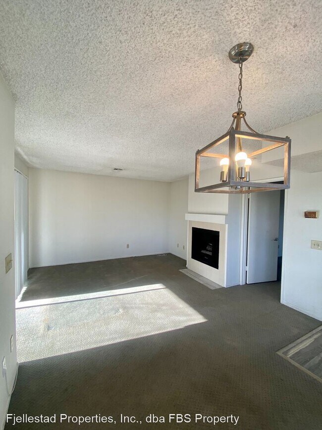 Building Photo - 1 br, 1 bath House - 13330 Caminito Ciera #24