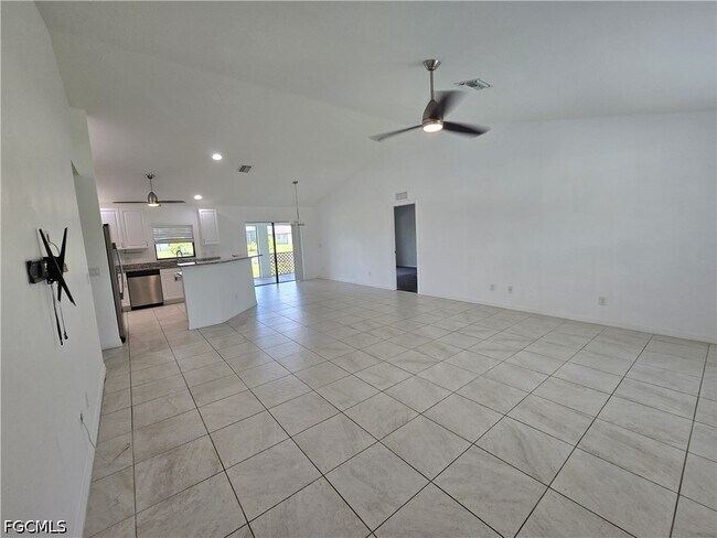 Foto del edificio - 329 SW 21st Ln