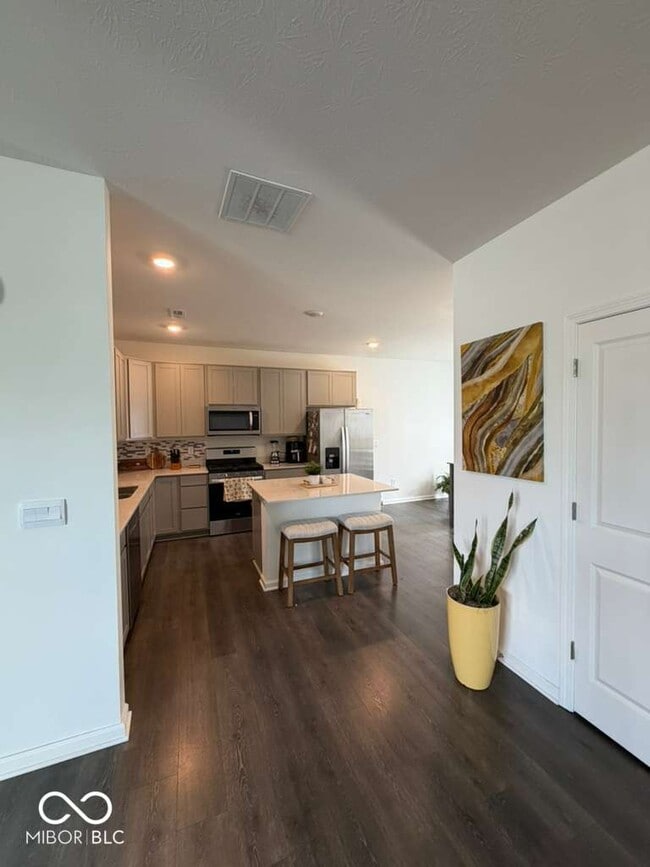 Building Photo - 6301 Rhinecliff Dr