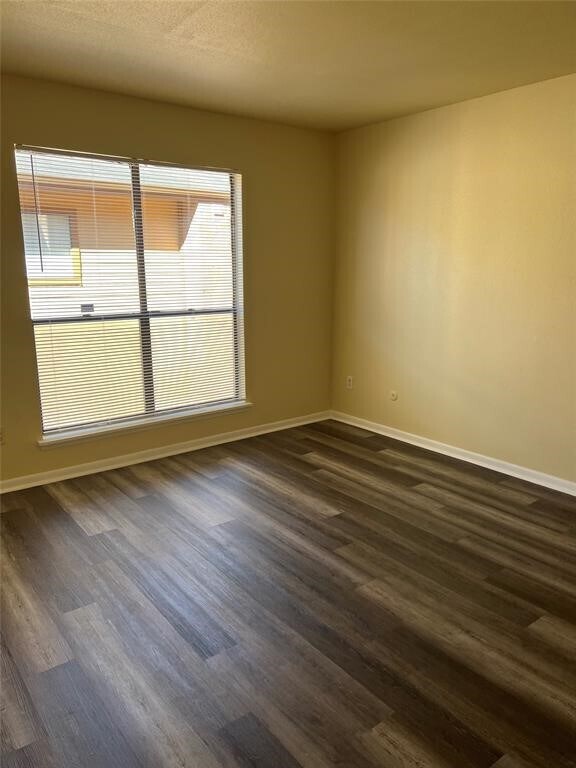 Foto del edificio - 16111 Aspenglen Dr