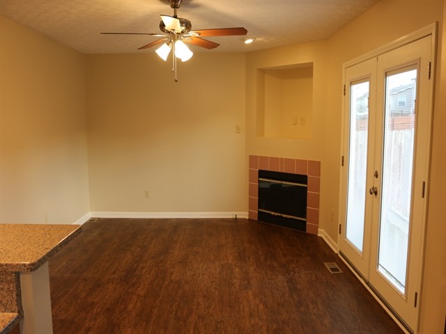 Building Photo - 3559 High Creek Dr