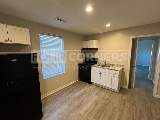 Building Photo - Beautiful 1 Bedroom 1 Bath Apartment