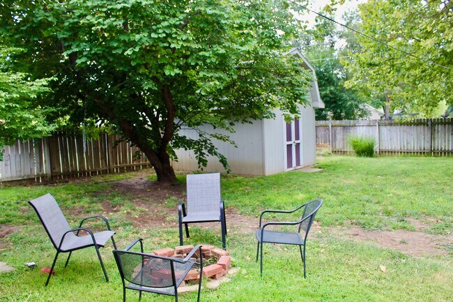 Building Photo - 9 Wheatland Dr