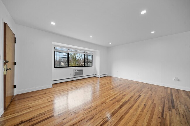 Building Photo - 148 Allwood Rd