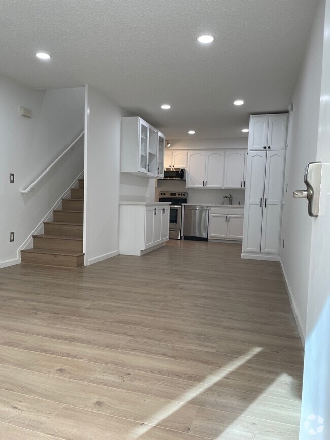 Welcome home - 11025 Kittridge St