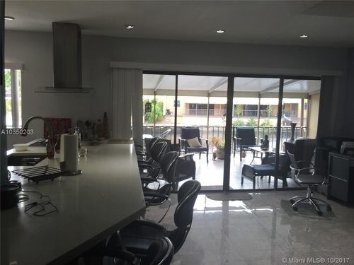 Foto del edificio - 16109 Kingsmoor Way