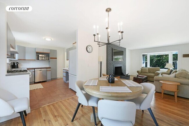 Building Photo - 222 White St