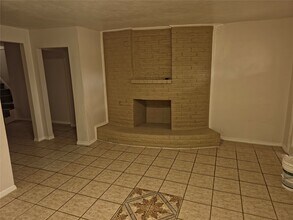 Building Photo - 2825 Cromwell St