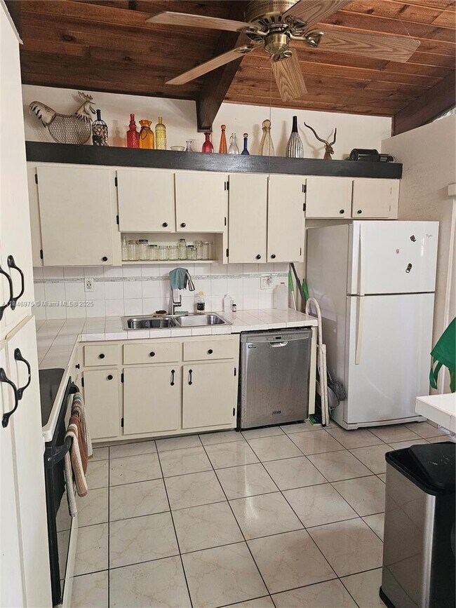 Foto del edificio - 124 Gate Rd