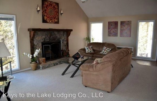 Building Photo - 3 br, 3 bath House - 392 Hopetown