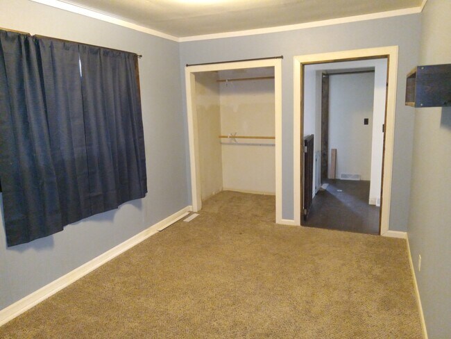 Bedroom - 206 S Bell St