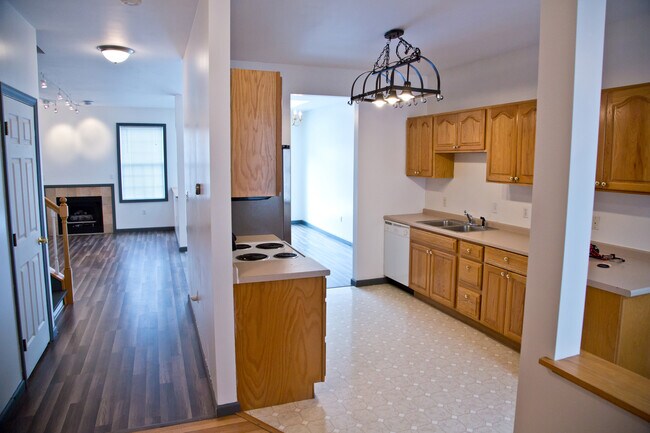 Building Photo - 1460 Blue Course Dr