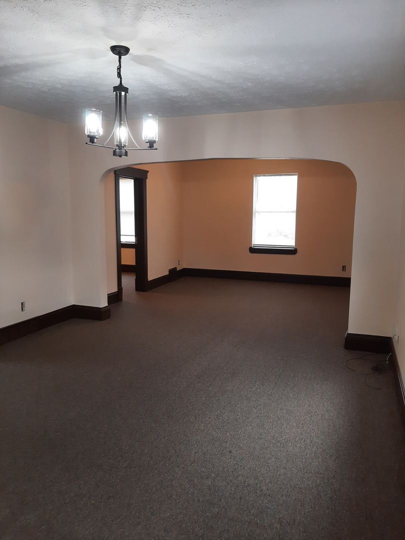 2114 W 83rd St Cleveland, OH 44102 – photo 1