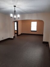 Building Photo - 2114 W 83rd St