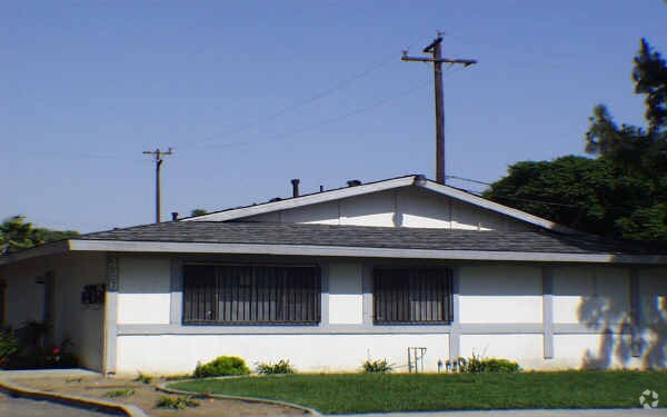 Primary Photo - 426 N Parkside Ave