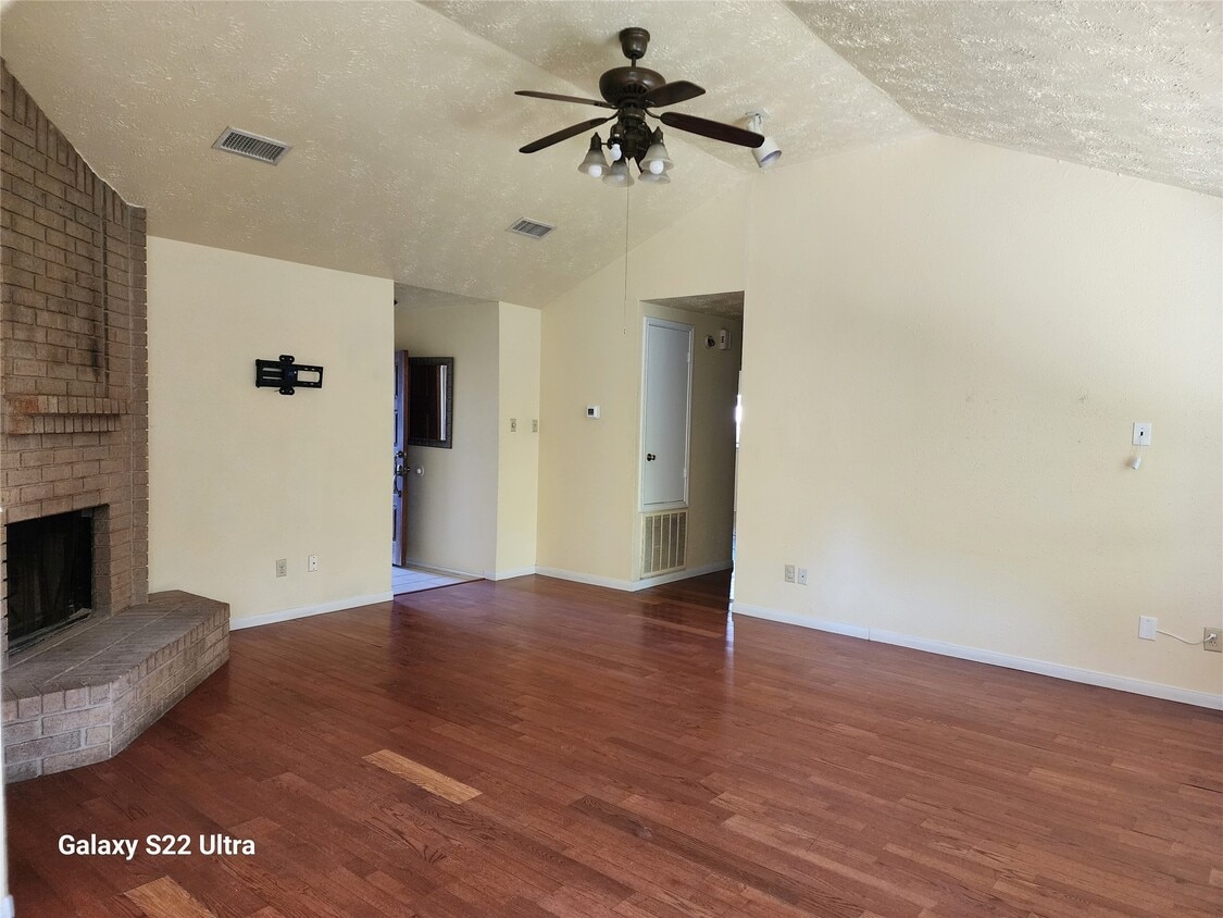 Building Photo - 2810 Goldspring Ln