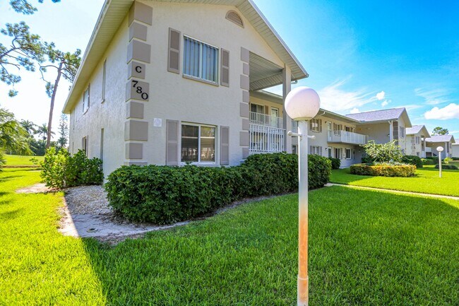 Foto del edificio - ** 3 BED\2 BATH COMPLETELY REMODELED STUNN...