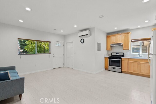 Foto del edificio - 7815 Allott Ave