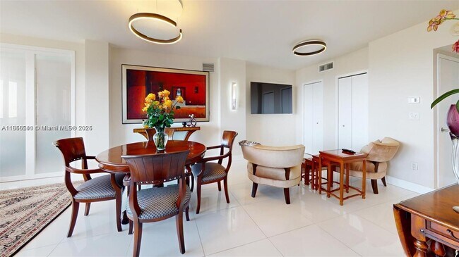 Foto del edificio - 3625 N Country Club Dr