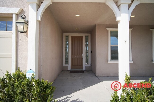 Foto del edificio - Beautiful 4-Bedroom Located In Highgate Community!