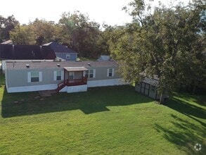 Building Photo - 215 Live Oak St