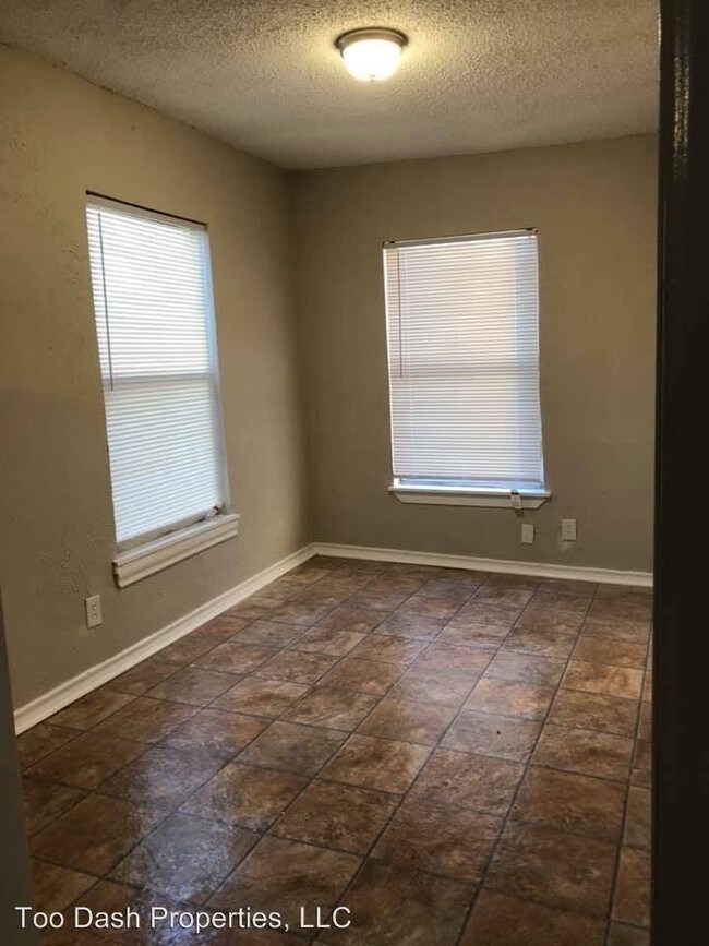 Foto del edificio - 3 br, 1 bath House - 2911 E Ann Arbor Avenue