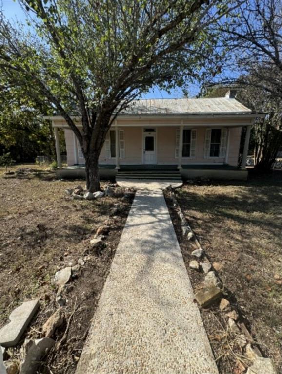 Building Photo - 302 S Burleson St