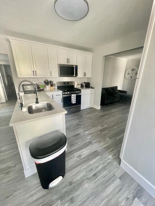 Kitchen - 400 Atlantic Ave