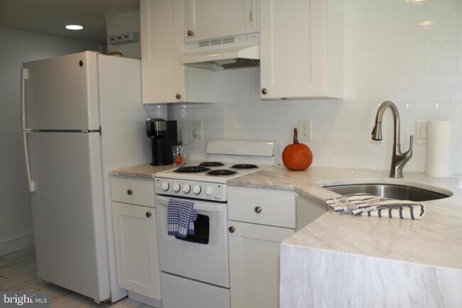 Foto del edificio - 7079 Guilford Rd