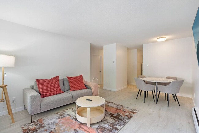 Photo du bâtiment - 2225 W 8th Ave