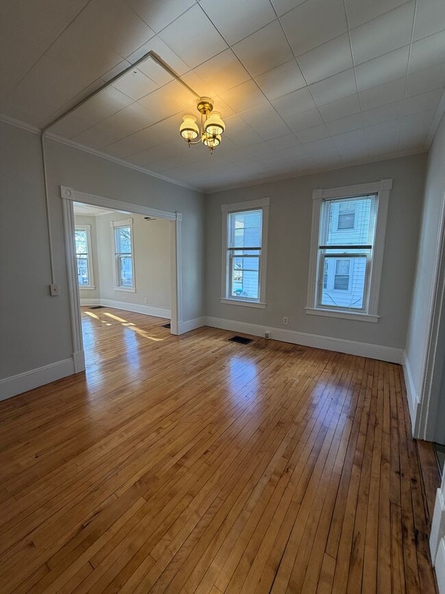 Building Photo - 27-29 Dalton Ave