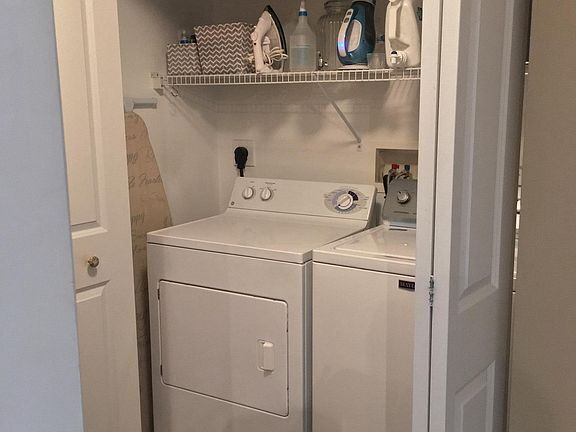 Foto del edificio - 1000 Providence Pl