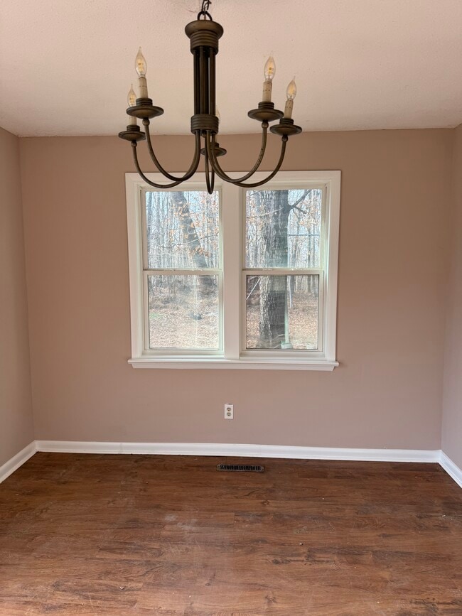 Building Photo - 402 Friendly Pooch Ln