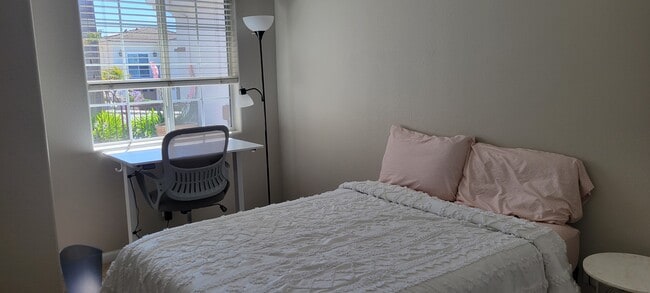 Building Photo - 87 Capanna St