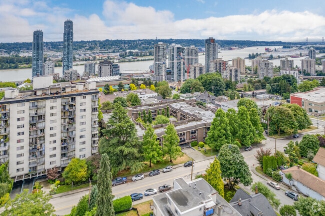 Aerial - 720 Queens Ave
