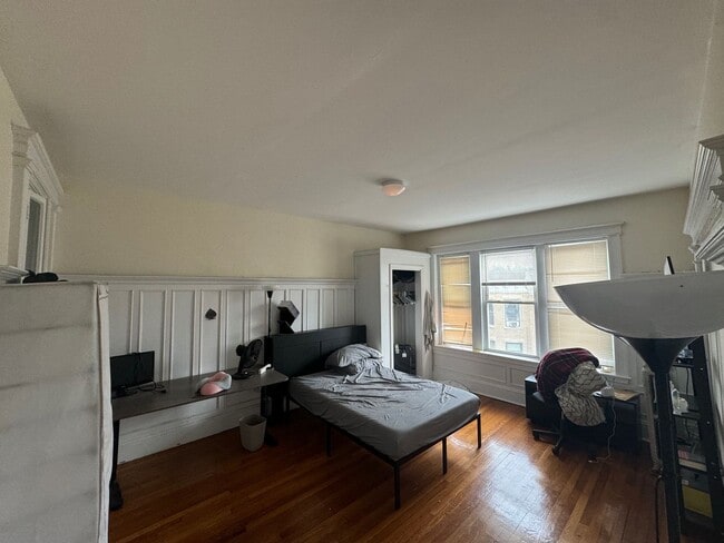 Foto del edificio - No Brokers Fee Unit on Cleveland Circle, Eat-in Kitchen, Big Bedrooms, Steps from the T Stop, Par...