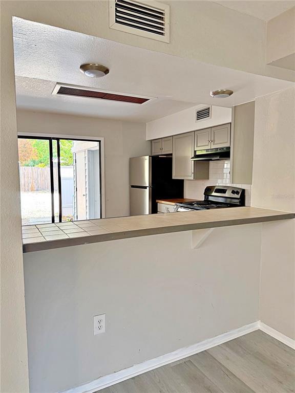 Foto del edificio - 5329 Blue Grass St