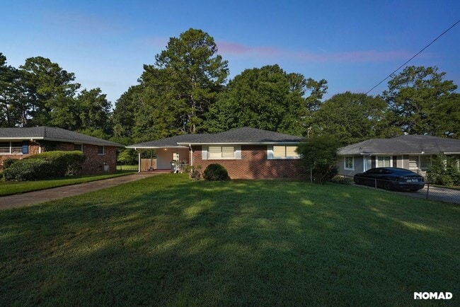 Building Photo - 2257 Collins Dr