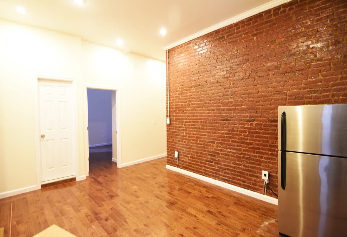 Primary Photo - 551 W 170th St