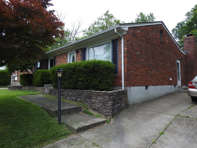 Building Photo - 9325 Hudson Ln
