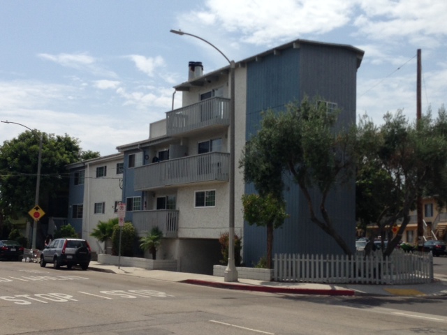 Primary Photo - 415 N Venice Blvd