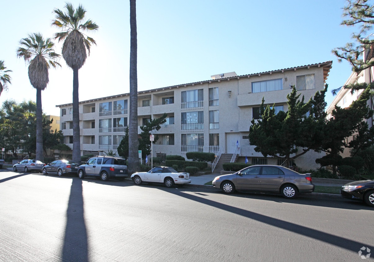 Building Photo - Rodney Drive Apartments