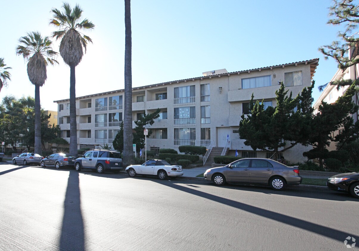 Foto del edificio - Rodney Drive