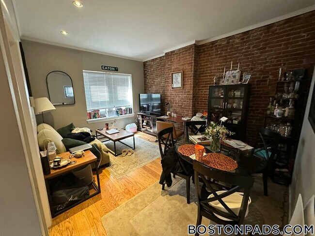 Building Photo - 17 Garrison St