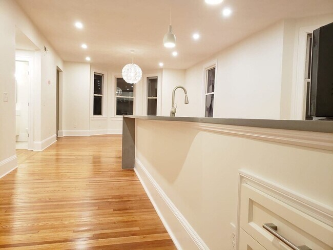 Building Photo - 15 Prospect Hill Ave