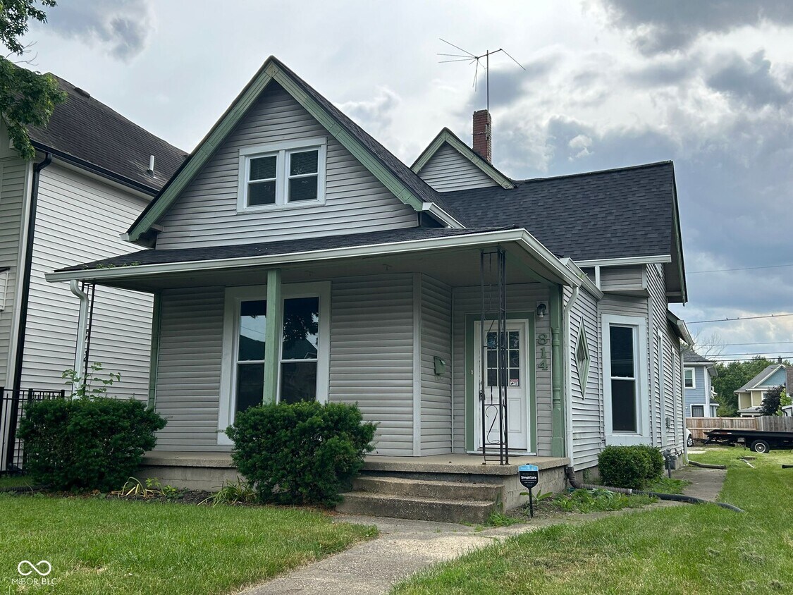 Primary Photo - 814 N Beville Ave