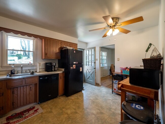 Building Photo - 3BR Ranch House for Rent in Upper St. Clai...