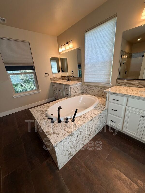 Building Photo - 2839 Sevilla Ln