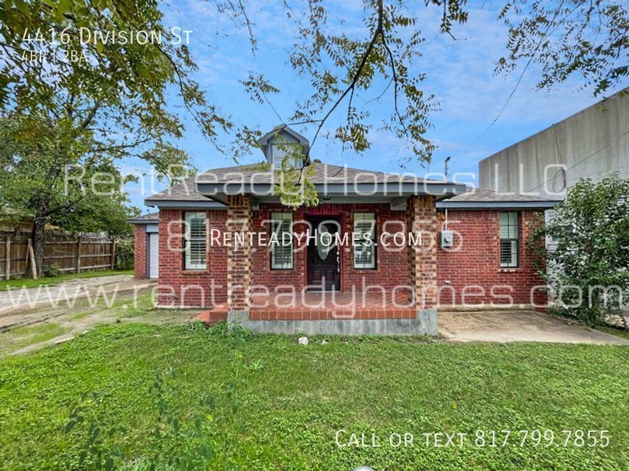 Foto principal - 4416 Division St Cockrell Hill, TX 75211