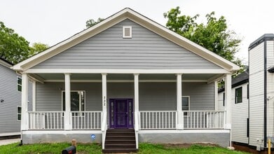 Building Photo - 732 Windsor St SW